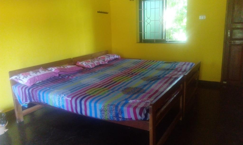 Radhabai Guest House อารัมบล ภายนอก รูปภาพ